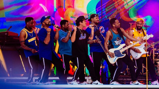 Bruno Mars Summertime Ball 2017