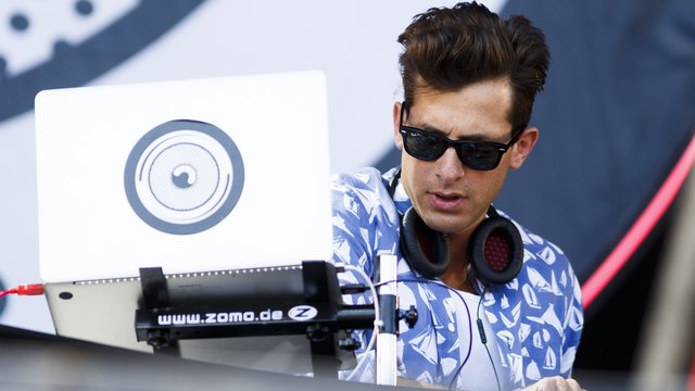 Mark Ronson at V Festival 2015