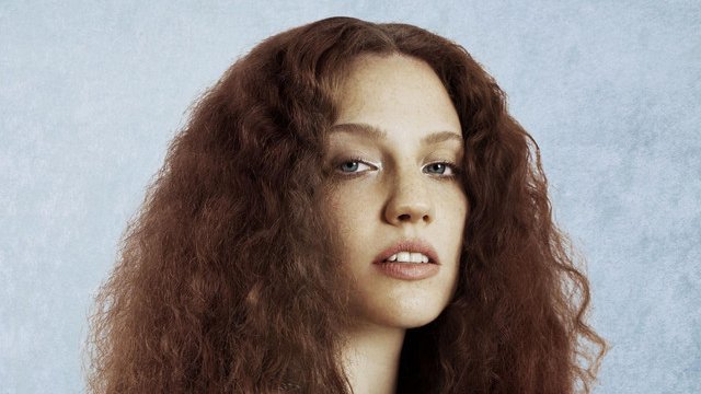 Jess Glynne